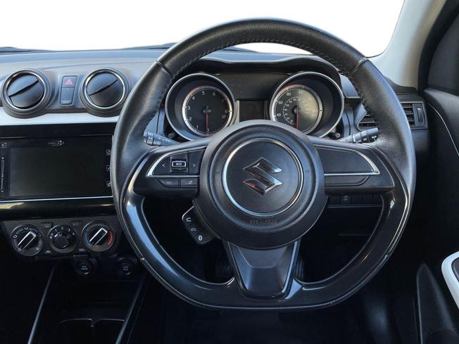 SUZUKI Swift Photo 11