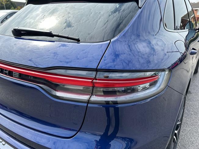 PORSCHE Macan Photo 18