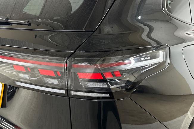 VOLKSWAGEN Tiguan Photo 18