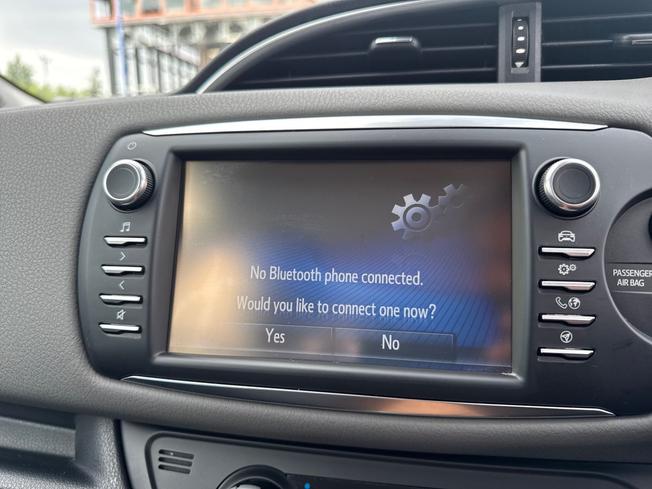 TOYOTA Yaris Photo 37