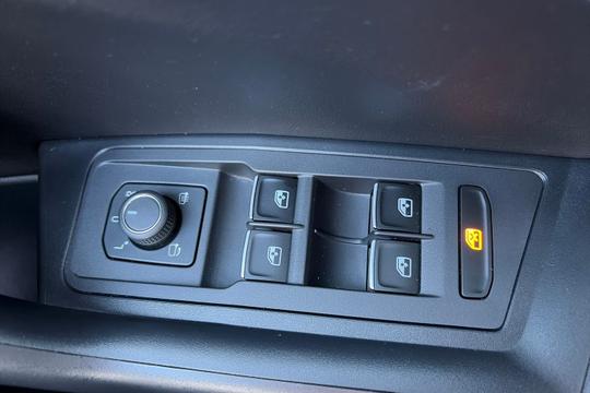 Volkswagen T-roc Photo autoimg-93a4f6ca1498c0caee48e84cdc49ba8ff175fb60.jpg