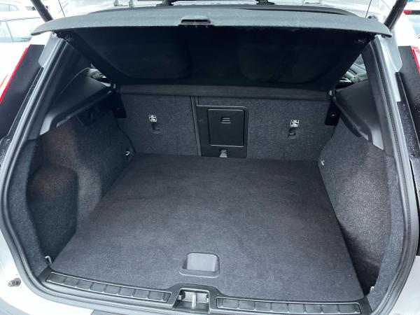 Volvo XC40 Photo autoimg-93a5f9a6a78cef8b221a31c433213d7ab6436a09.jpg