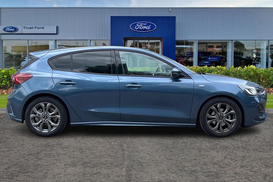 Ford FOCUS Photo autoimg-93a8cdcdcd3e69f1c14405e9daabca05426405b7.jpg