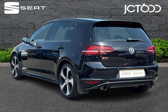 VOLKSWAGEN Golf Photo 3
