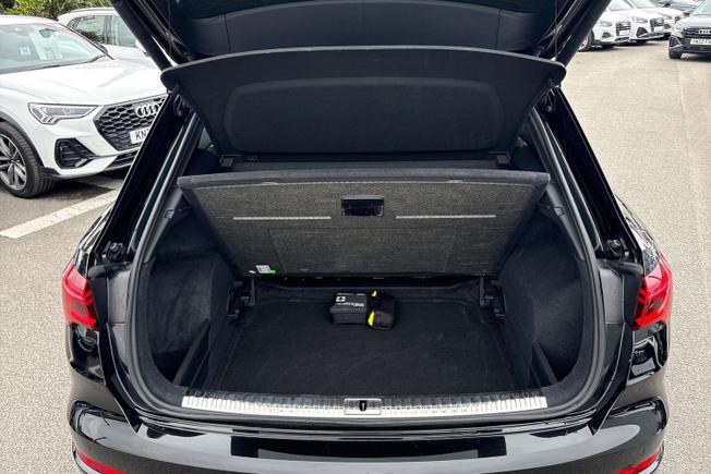 Audi Q3 Photo 21