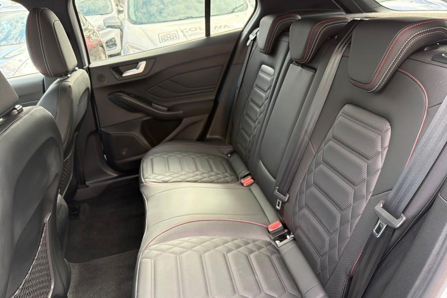 Ford FOCUS Photo autoimg-93b37ce9a96cf5ff0d2d4947667fa8f5af15c06f.jpg