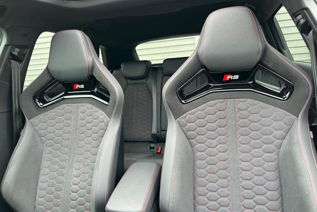AUDI RS3 Photo 21
