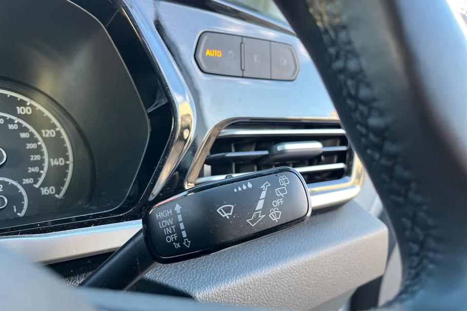 Used Ford TOURNEO CONNECT YGZ7612 15