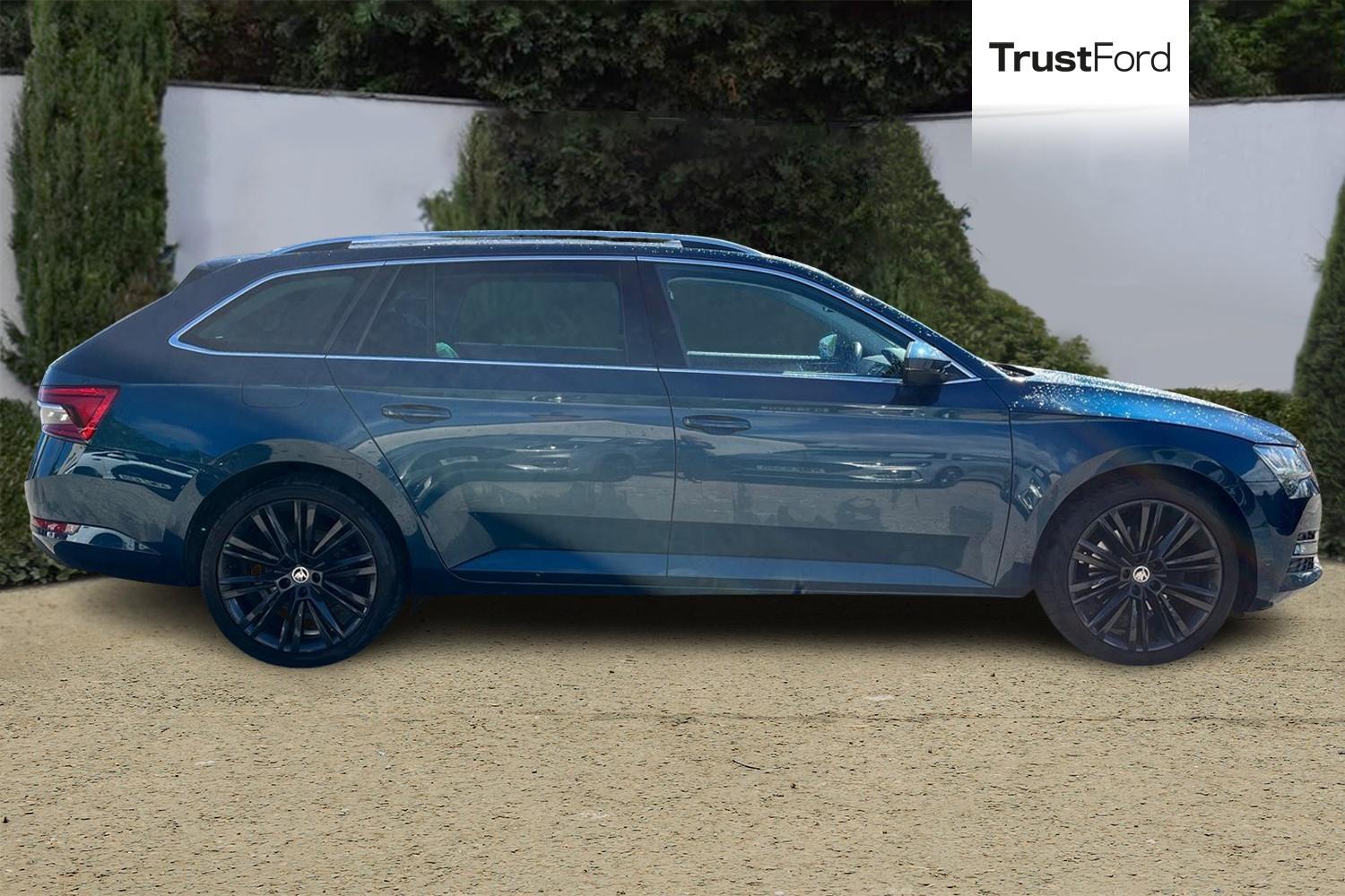Skoda SUPERB Photo 2