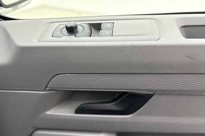 VOLKSWAGEN Transporter Photo 28