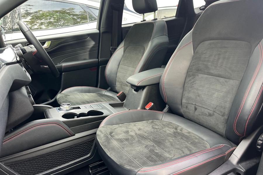 Ford Kuga Photo autoimg-93c8492dc82d82927018760be944a9b1f212054a.jpg