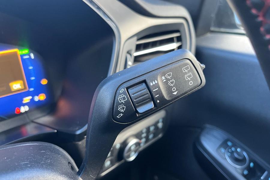 Ford KUGA Photo autoimg-93c94981ce77f3c85d9786d527fe2703e2ba8fed.jpg