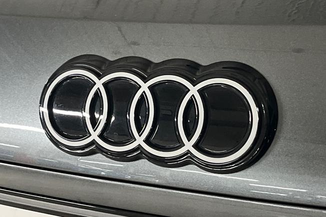 Audi Q3 Photo 35