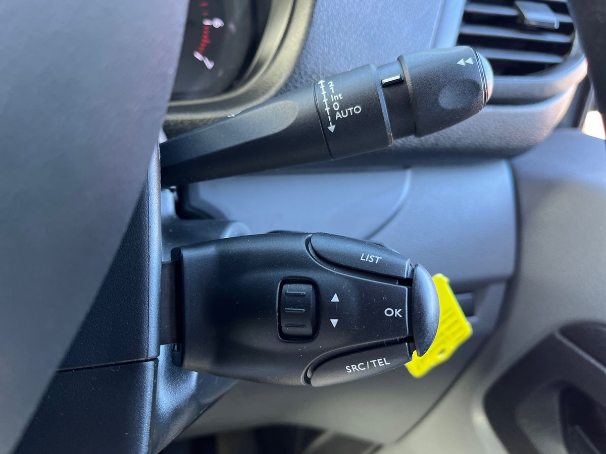 Vauxhall Vivaro Photo 31