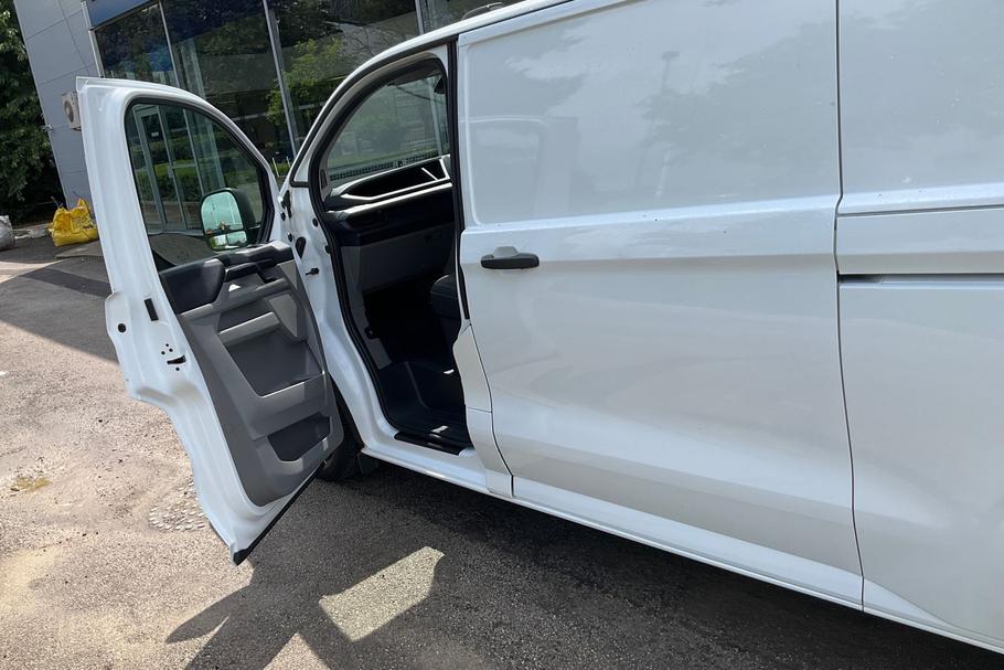 Used Ford TRANSIT CUSTOM FH73OFA 19