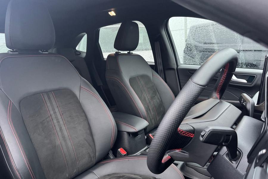 Ford KUGA Photo autoimg-93cfb9fb01e1af5580ae268cc0ece727139807be.jpg