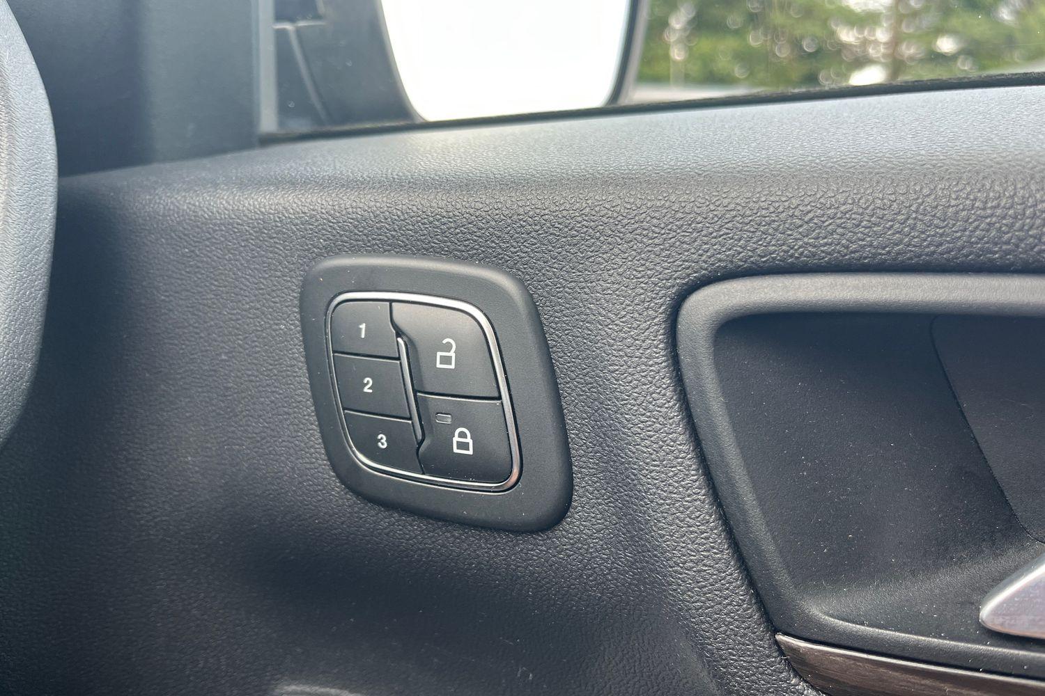 Ford KUGA Photo 27
