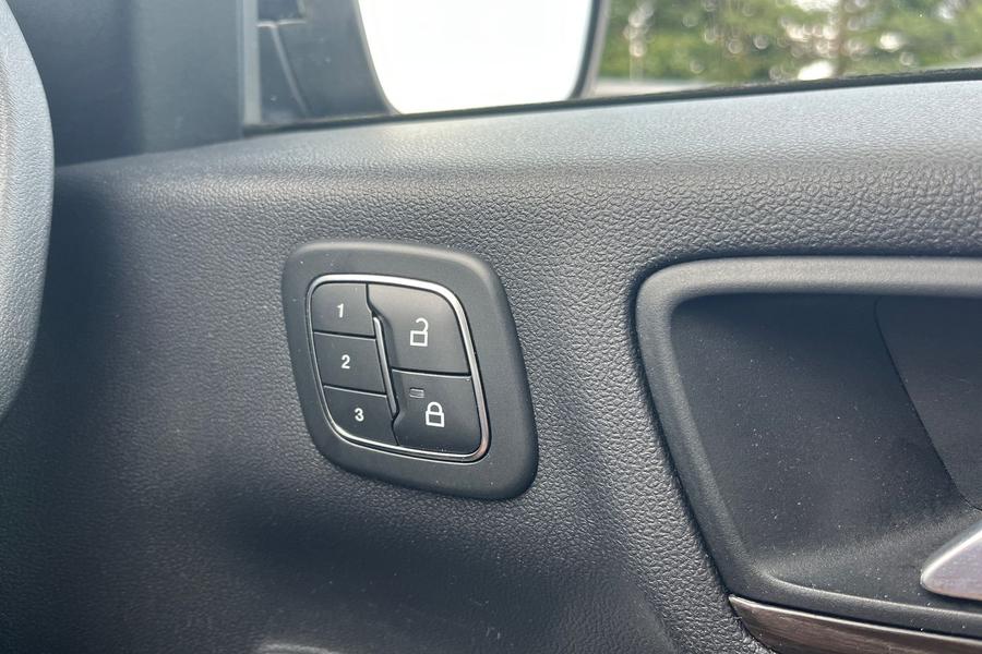 Ford KUGA Photo autoimg-93d3dd84a7b61d52692a664a076dbe775f29856f.jpg