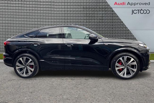 Audi Q6 e-tron Photo 4