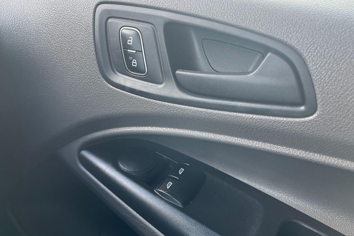 Ford TRANSIT CONNECT Photo 7