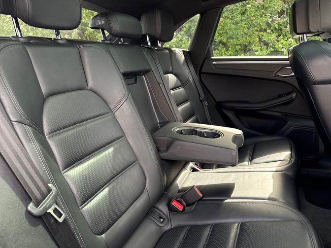 PORSCHE Macan Photo 34