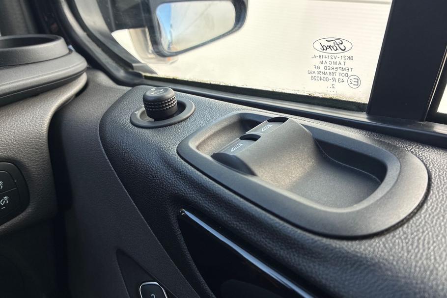 Used FORD TRANSIT CUSTOM YM72RSZ 39