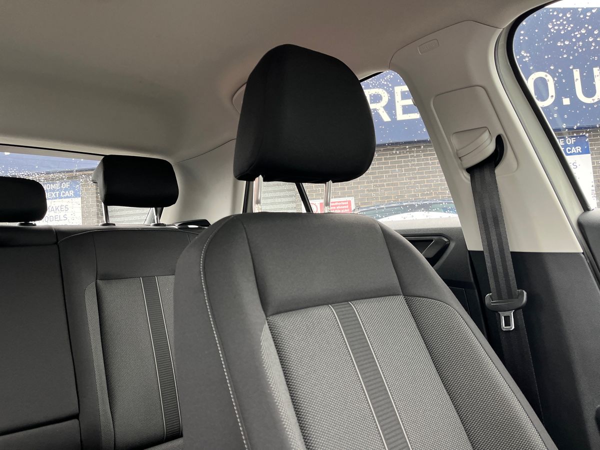 Volkswagen T-Roc Photo 38