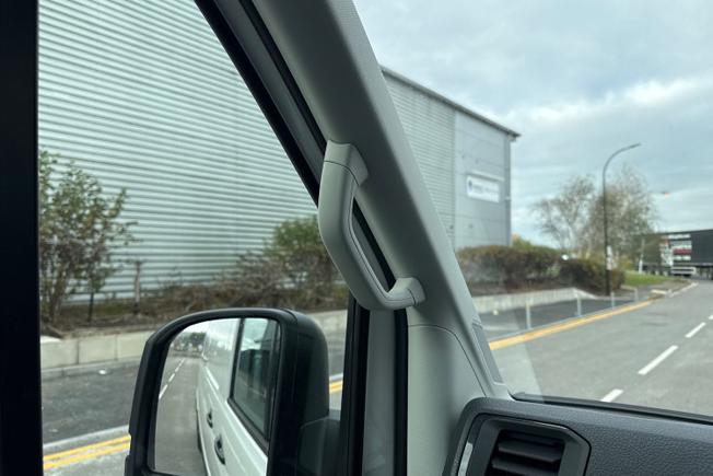 VOLKSWAGEN Crafter Photo 46
