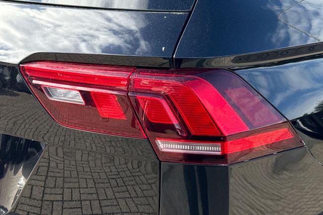VOLKSWAGEN Tiguan Allspace Photo 18