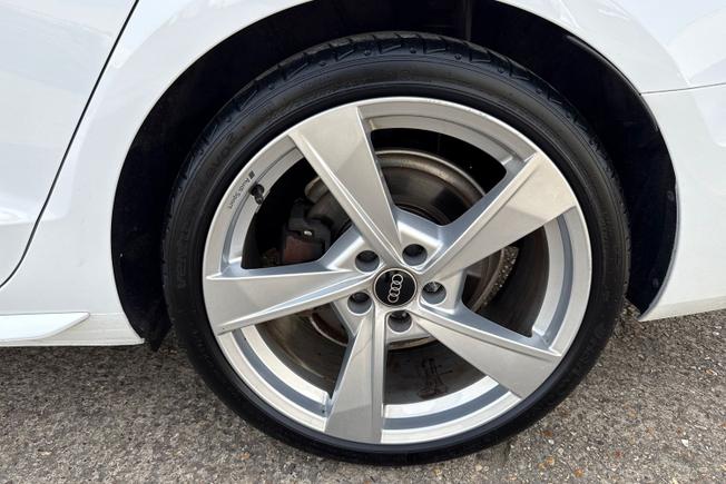 AUDI A4 Avant Photo 47