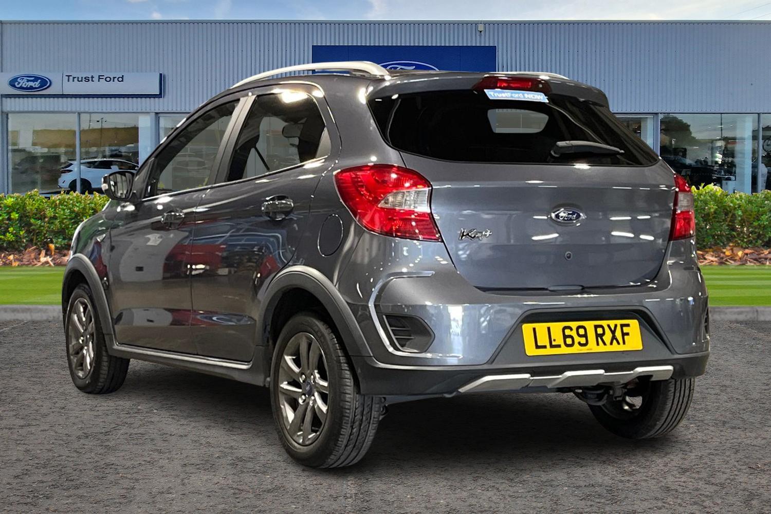 Ford KA+ Photo 1