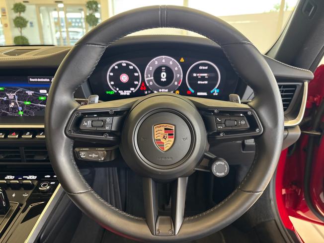 PORSCHE 911 Photo 17