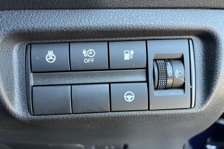 Nissan LEAF Photo autoimg-93e38e463ec91ee5e0bda74c2695ad9e07156888.jpg