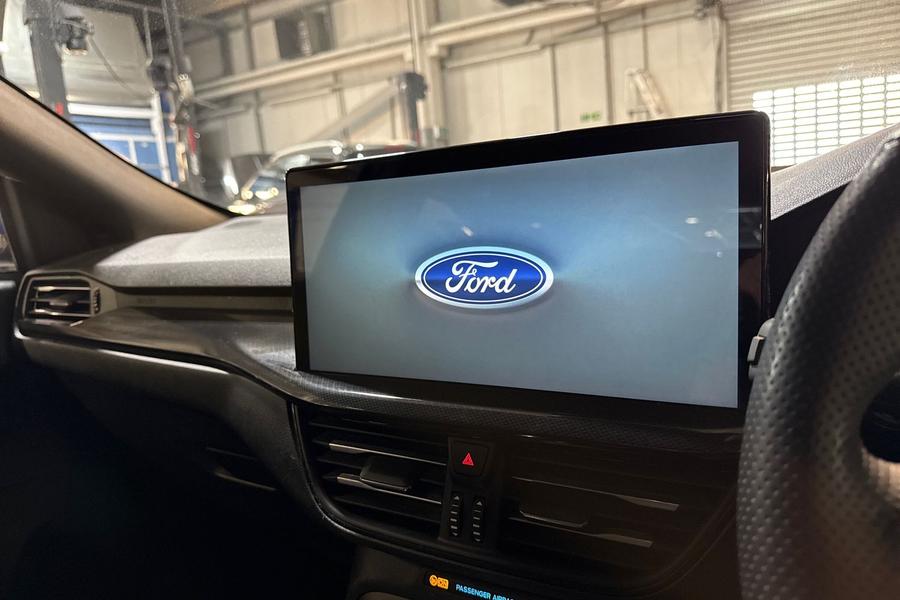 Ford FOCUS Photo autoimg-93e56fd132b7dba7a3eae98626da3a37903c8c02.jpg