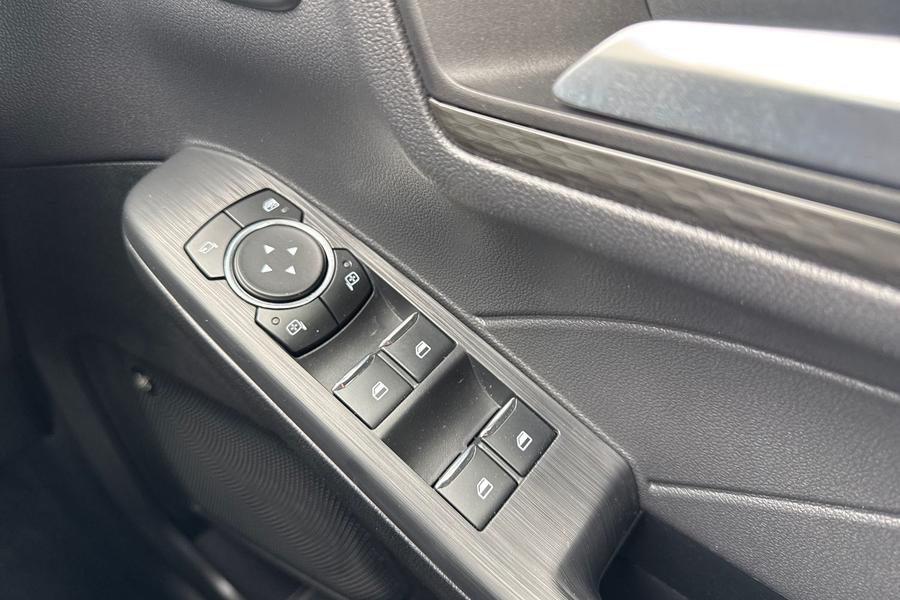 Ford KUGA Photo autoimg-93e6e43972d06fb30fd61640883c6835b46ed666.jpg