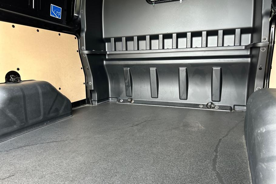 Used FORD TRANSIT CUSTOM YH24OTN 28