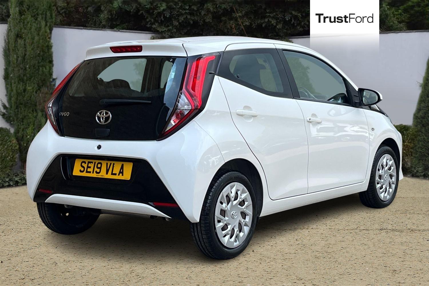 Toyota AYGO Photo 3