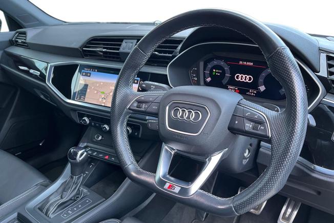 AUDI Q3 Photo 7