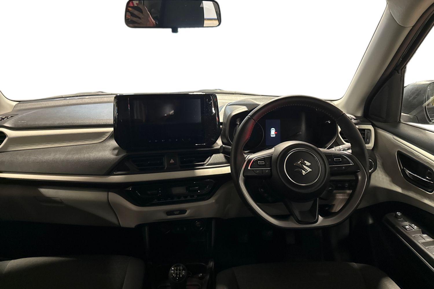 Suzuki SWIFT Photo 9
