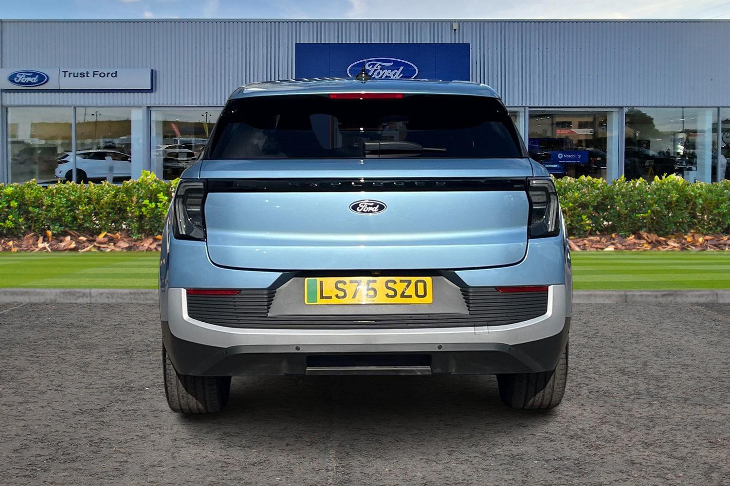 Ford Explorer Photo 6