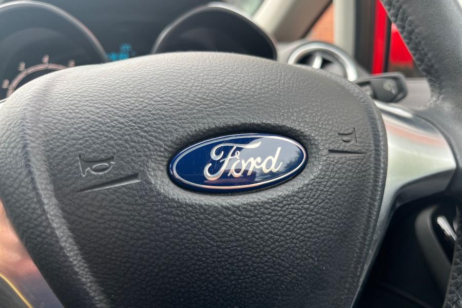 Ford FIESTA Photo autoimg-93f4752f30a5ee6e33c93bccf25c8c9452bdb7b6.jpg