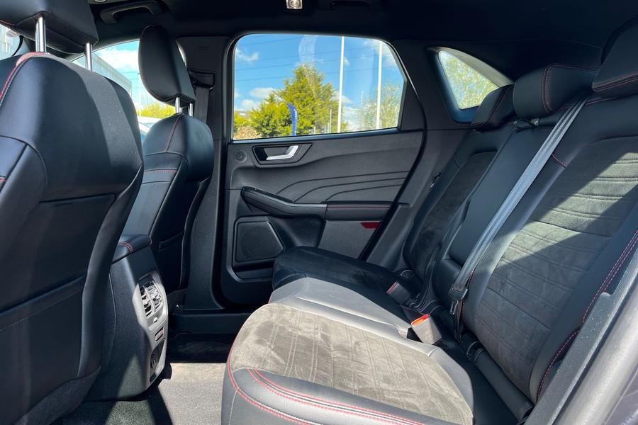 Ford KUGA Photo autoimg-93f609d7ff0b4a468e2248fc583b20bf41f6d12b.jpg