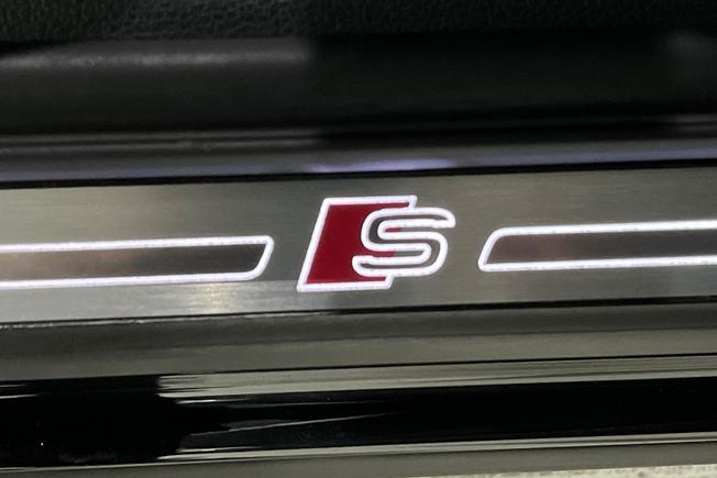 AUDI Q3 Photo 32