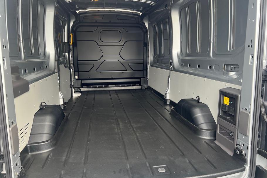 Used Ford E-TRANSIT LS75RJX 18