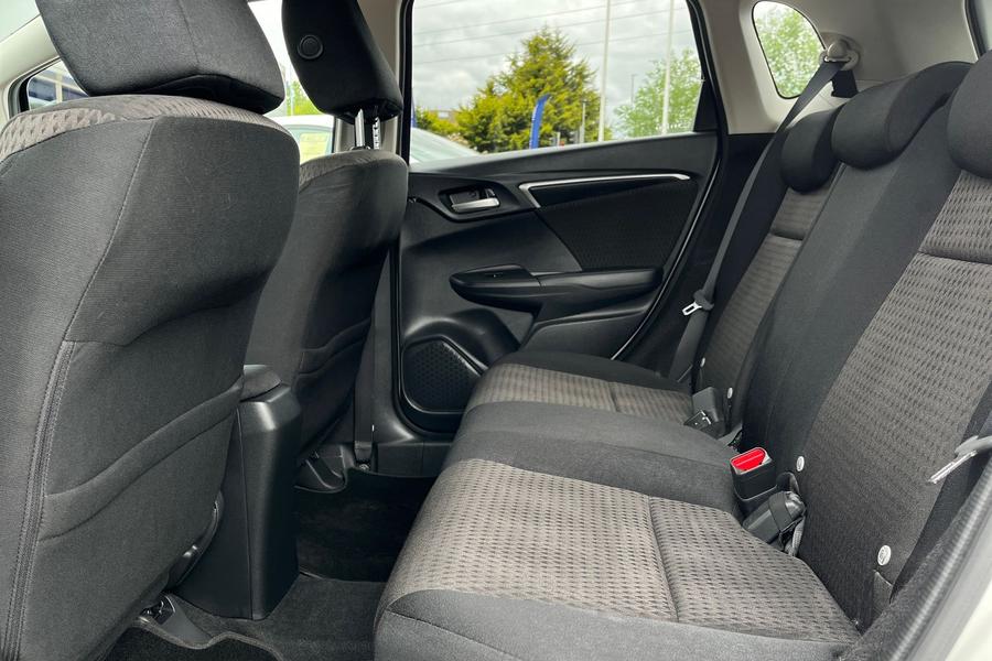 Honda JAZZ Photo autoimg-93f7b5560be3a5fc3f28ff48785b2d007847d99a.jpg