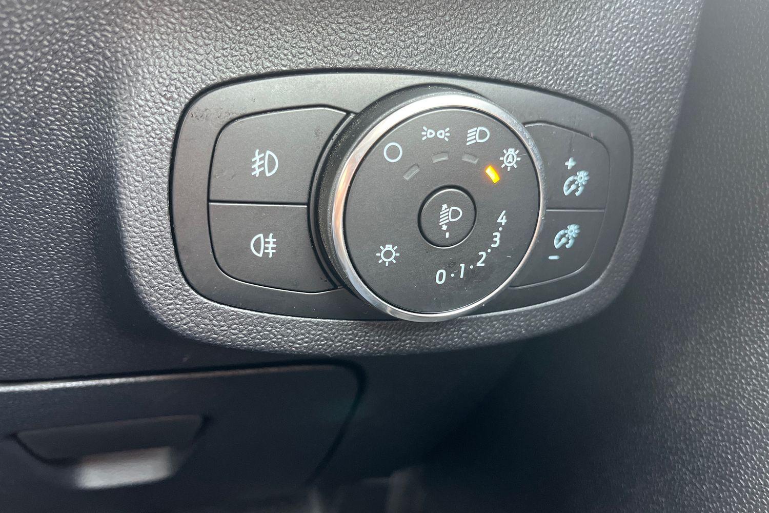 Ford Fiesta Photo 28