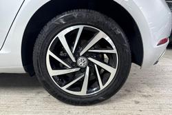 VOLKSWAGEN Golf Photo 5