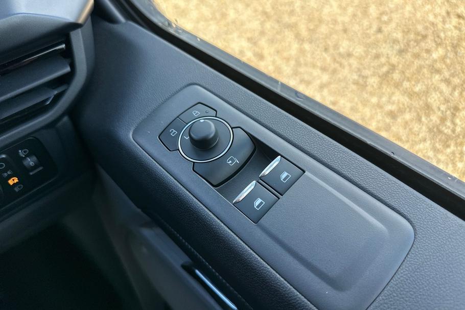 Used FORD TRANSIT CUSTOM WV75UXL 25