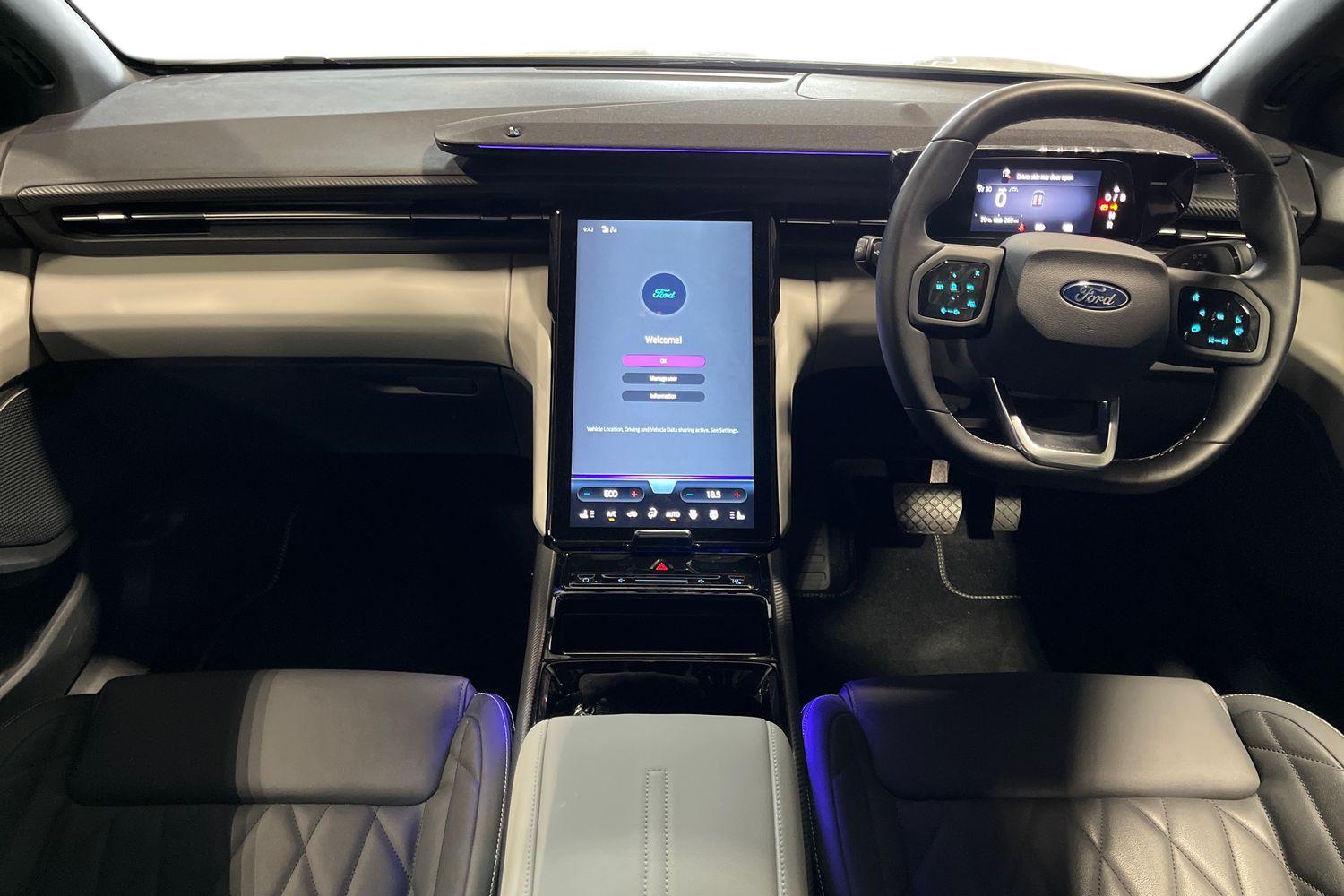 Ford Explorer Photo 9