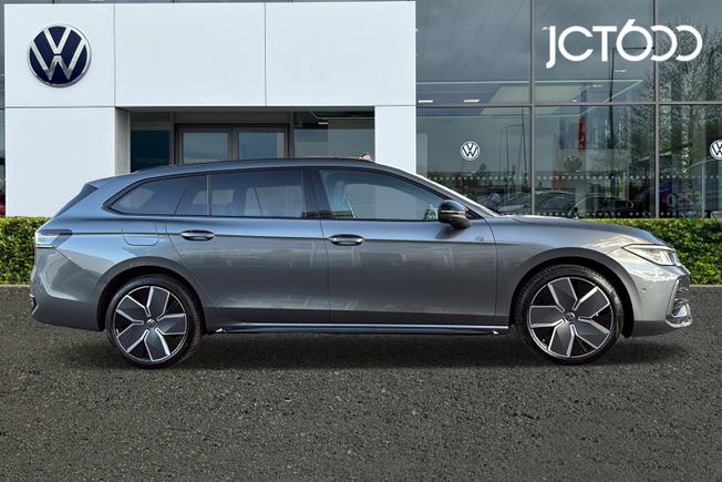 VOLKSWAGEN Passat Photo 4